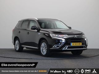 Mitsubishi Outlander 2.4 PHEV Intense | Stoel verwarming | Trekhaak | Half leder |