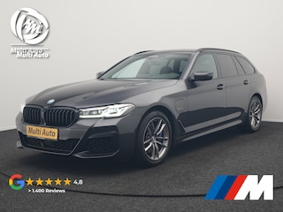 BMW 5-serie Touring 520e M Sport Plug In Hybrid 204pk Dealer O.H PHEV | Trekhaak af Fabriek | Adaptive Cruise | Alcantara Sportstoelen Verwarmd | Camera | Navi Pro | Sfeerverlichting | Apple Carplay |