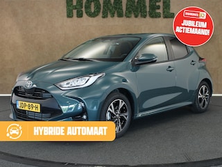 Toyota Yaris 1.5 Hybrid 130 Dynamic ComfortPack 130PK! - DIRECT UITVOORRAAD LEVERBAAR - ADAPTIEVE CRUISE CONTROL - DODEHOEKDETECTIE - APPLE CARPLAY/ANDROID AUTO - CAMERA - CLIMATE CONTROL - KEYLESS ENTRY/START - EXTRA GETINT GLAS - NAVIGATIE - STOELVERWARMING VOORZIJDE - STUURVERWARMING