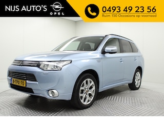 Mitsubishi Outlander 2.0 PHEV Instyle | automaat | trekhaak | trekgewicht 1500 kg | leder | elektr. achterklep | schuif/kanteldak | climate control | camera | navi fullmap | keyless | stoel elektr. verstelbaar | xenon