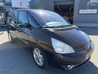 Renault Espace 2.0T Initiale Zeer nette uitvoering.  portieren vervangen in zwart dus licht kleurverschil