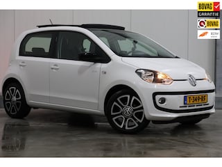 Volkswagen Up 1.0 groove up! Pano! Stoelverwarming!