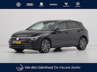 Volkswagen Golf 1.5 eHybrid 50 Edition Navigatie Camera Sideassist Stoelverwarming Carplay 186