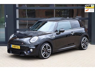 Mini Mini JCW Pakket | Panorama | Navigatie | Stoelverwarming | 18" LM Velgen