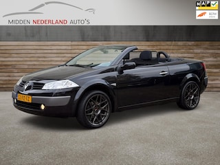 Renault Mégane Coupé-Cabriolet 1.6-16V Privilège Luxe * AUTOMAAT * YOUNGTIMER * STOELVERWARMING * NIEUWE APK *