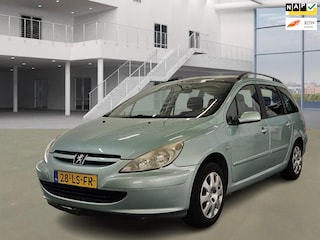 Peugeot 307 SW 2.0 16V Pack/AUTOMAAT/7PERSOONS/PANO/TREKHAAK
