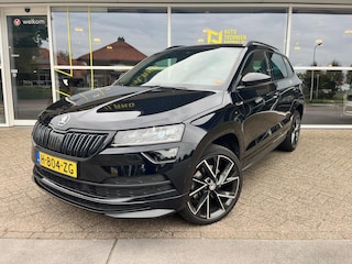 Skoda Karoq 1.5 TSI ACT SPORTLINE BUINESS CARPLAY|LED|TREKHAAK|19INCH|STOELVERWARMING|