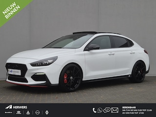 Hyundai i30 Fastback 2.0 T-GDI N2 275pk / Schuif- en Kanteldak / Dealer onderhouden / Allseason banden / Trekgewicht 1600 kg / / Stuur-, en Stoel verwarming / Achteruitrijcamera / Apple Carplay Android Auto / Cruise control /