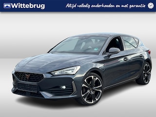 Cupra Leon 1.4 e-Hybrid 245pk VZ Performance DSG Automaat / Panorama dak / LM 19 inch / Navigatie / Park Assist / Camera / Full LED