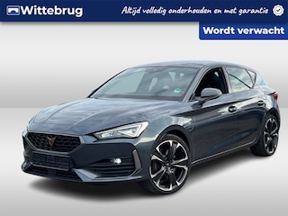 Cupra Leon 1.4 e-Hybrid 245pk VZ Performance DSG Automaat / Panorama dak / LM 19 inch / Navigatie / Park Assist / Camera / Full LED