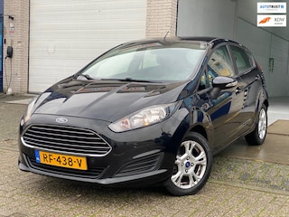 Ford Fiesta 1.0 EcoBoost Titanium/ 2e EIG/ dealeronderhouden/ 1jaar apk/ airco/ pdc/zeer nette auto.