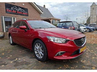 Mazda 6 Sportbreak 2.0 HP TS+ automaat. Boekjes aanwezig. Navi, cruise, parkeersensoren, stoelverwarming, etc. Prijs incl garantie