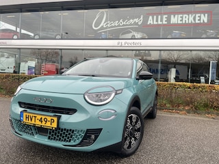 Fiat 600 1.2 Hybrid Urban Climate control - Cruise control - Parkeersensoren - Achteruitrijcamera - Navigatie - Bluetooth - Apple carplay - Keyless entry and start - Dodehoek detector - Regensensor - stuur multifunctioneel