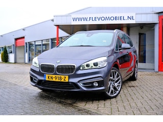 BMW 2-serie Tourer 220i 192pk Centennial High Executive 7-pers Aut. Pano|Leder|Sporstoelen|LMV|HarmanKardon