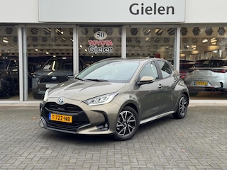 Toyota Yaris 1.5 Hybrid Dynamic | Eerste eigenaar, Oxyde Bronze,16 inch, LED, Privacy Glass, Apple CarPlay/Android Auto, Weinig KM!