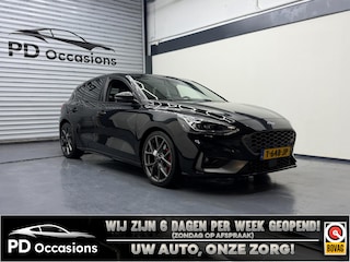 Ford Focus 2.3 EcoBoost ST-3 280PK - Camera - Stoel/Stuur verw. - B&O - Elek. Stoelen