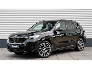 BMW iX1 xDrive30 M-Sport | Massage | Harman/Kardon | Panoramadak | Head-up | Trekhaak | Leder