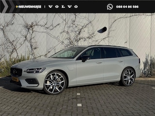 Volvo V60 2.0 T6 Plug-in hybrid AWD Essential | Sport Pack | Driver Assist | Climate | Donker Glas | 19" | Park Assist Voor en Achter |