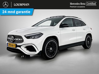 Mercedes-Benz GLA 250 e AMG Plug-In Hybride AMG Line | Night Pakket | Trekhaak | Panorama Schuif Kanteldak | 20 Inch AMG Velgen | Dodehoek Assist | Stuur en Stoelverwarming. Inclusief 24 maanden MB Certified garantie voor Europa.