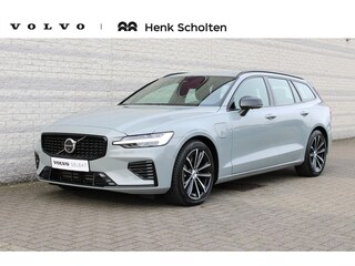 Volvo V60 2.0 T6 Plug-in hybrid AWD Plus Dark | Trekhaak | Open Grid Textiel | Visual Park Assist | Premium Audio by Harman Kardon | Preconditioning | Keyless | Google Maps | Google Assistant | Verwarmbare voorruit | 18" | Elektrische achterklep | Elektrisch verstelbare voorstoelen | Stoelverwarming voor en achter | Adaptieve Cruise Control | Pilot Assist | Blis
