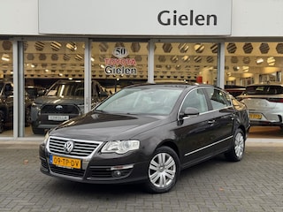 Volkswagen Passat 2.0 FSI Highline | Automaat, Eerste eigenaar, Climate control, Stoelverwarming, Cruise control, Leer, Unieke km stand!