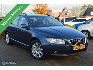Volvo V70 2.5FT Momentum | Leer | Trekhaak