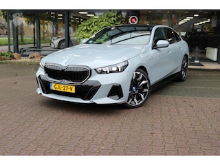 BMW 550e xDrive Pano Bowers en Wilkins M Sportpakket Pro Trekhaak