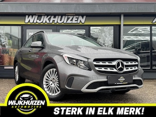 Mercedes-Benz GLA 180 Premium Automaat met Navigatie !!! Cruise !!! Dealer Onderhouden !!!