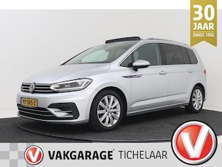 Volkswagen Touran 1.8 TSI Highline Business R-Line 7p | Trekhaak | Panoramadak | 180 PK | Dealer Ond. | CarPlay | Stoelverwarming