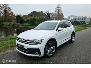 Volkswagen Tiguan 1.5 TSI ACT / R-Line / Pano / Navi / Carpl