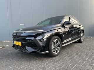 Hyundai Kona 1.6 GDI 141pk HEV N-Line | Premium audio | 360 camera | Bestuurdersstoel met geheugen | Adaptive cruise control | Dodehoek detectie | Full LED koplampen | Stoelverwarming | Stoelventilatie | Stuurverwarming