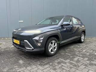 Hyundai Kona 1.6 GDI 141pk HEV Comfort | Camera | Draadloos carplay | Climate control | Adaptive cruise control | Keyless entry | Full Led koplampen | 16'' velgen | Parkeersensoren voor en achter