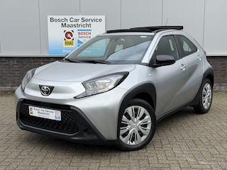 Toyota Aygo 1.0 VVT-i MT PLAY | Camera | Key-less | Carplay | Vouwdak | Panorama Interesse, Proefrit? Bel of app met: 06-24 28 28 42