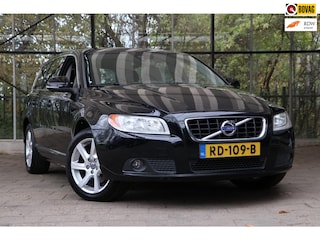 Volvo V70 2.4 D5 AWD Momentum / Nieuwe Distributie / Trekhaak / Rijklaarprijs!