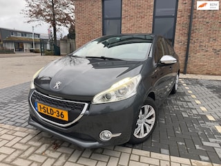Peugeot 208 1.2 VTi Allure | Trekhaak | Parkeersensoren | Urban Soul