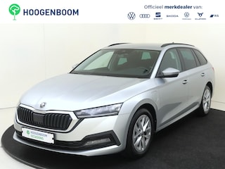 Skoda Octavia Combi 1.4 TSI iV PHEV Business Edition | Adaptieve cruise control | Navigatie | Stoel- en stuurwielverwarming | Elektrisch inklapbare buitenspiegels | Achterbank verwarmd | CarPlay | Keyless |
