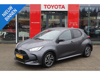Toyota Yaris 1.5 HYBRID EXECUTIVE APPLE/ANDROID KEYLESS P-SENSOREN STOEL/STUURVERWARM HEAD-UP HALF-LEDER