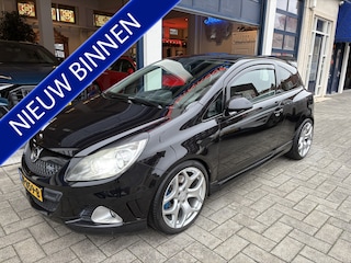 Opel Corsa 1.6-16V T OPC 195PK / NIEUW STAAT !
