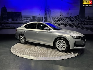 Skoda Octavia 1.5 TSI MHEV Business Edition Plus *Navi*Led*Appconnect*Camera*