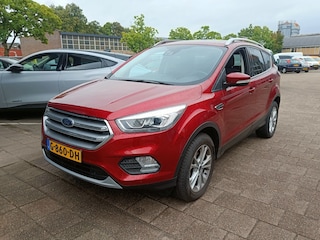 Ford Kuga 1.5 EcoBoost Titanium Compleet! | Dealer Onderhouden| Trekhaak Afneembaar | Panoramadak | Camera | Elektrische Achterklep | Dodehoek Detectie |