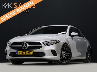 Mercedes-Benz A-klasse 200 Business Solution Luxury [TREKHAAK, CAMERA, PDC V+A, CRUISE CONTROL, BLUETOOTH TELEFOON, STOELVERWARMING, SFEERVERLICHTING, NAVIGATIE]