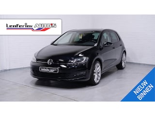 Volkswagen Golf 2.0 TDI Highline Navi 18Inch Durban Comfortpakket Winterpakket Massagestoel Half leder PDC v+a Xenon Trekhaak Clima Stoelverwarming private-glas