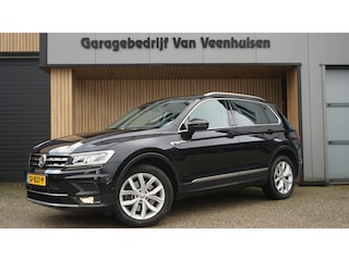 Volkswagen Tiguan 2.0 TSI 180pk DSG 4Motion Highline Pano.Dak Virtual Elek.Trekhaak 18inch LM Adaptive Cruise DCC  *Complete Tiguan*