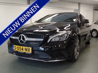 Mercedes-Benz CLA Shooting Brake 180 Prestige Automaat Navigatie, Achteruitrijcamera,  Deels leder sportstoelen, Zwarte hemel,  Cruise controle, Clima controle ,Stoelverwarming, Pdc V/A, Xenon, Lm velgen 17'' Bovag afleverpakket 695,-