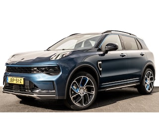 Lynk & Co 01 1.5 Plug-in Hybrid 262 Pk | *Nieuwe Auto* | Nw prijs €44.880,- | Stuurverwarming | Panoramadak | Zwarte Hemel | 20 inch | 360 Camera