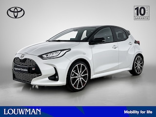 Toyota Yaris 1.5 Hybrid 130 GR Sport | Sportstoelen | Stoelverwarming | Head up Display | Navigatie | 18 inch LM Velgen |