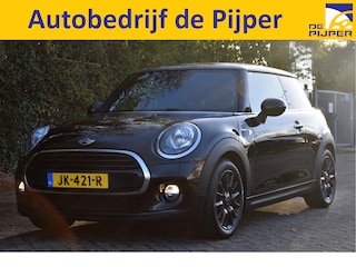 Mini John Cooper Works 1.5 Business JCW interieur | NL-Auto | Trekhaak | LM-Velgen mry Allweather | Navi | Cruise Control | Airco | Elekt.r+s
