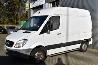 Mercedes-Benz Sprinter 310 2.2 CDI AUT. 325 / HYDRAULISCHE LAADKLEP / MOTOR TIKT !