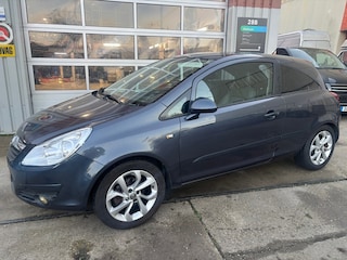 Opel Corsa 1.4-16V Cosmo