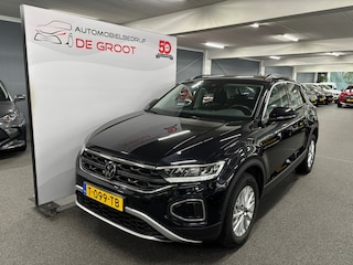 Volkswagen T-Roc 1.0 TSI Life Nederlandse auto met Xenon, Navigatie en Apple/Android Carplay